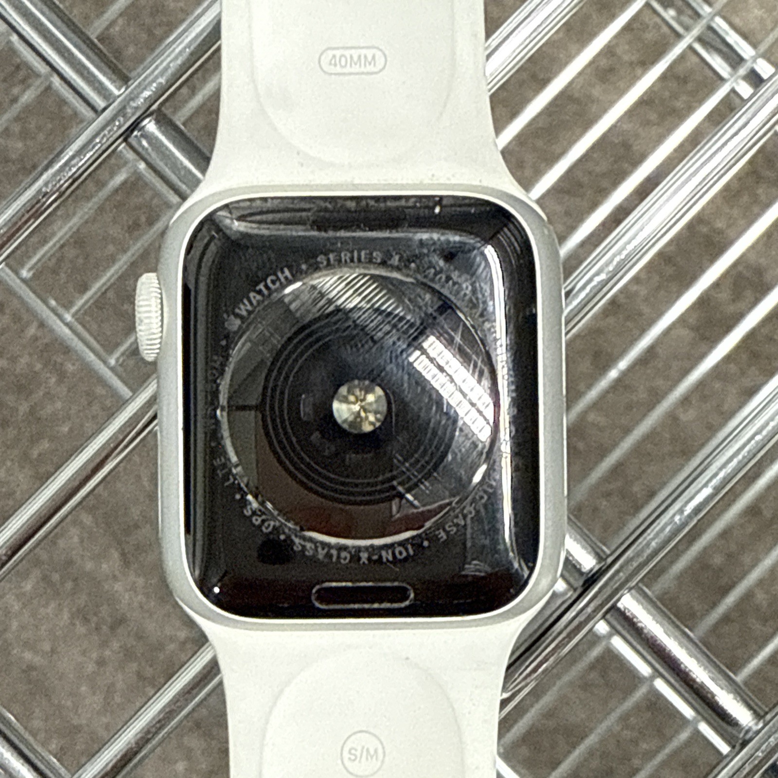 Apple Watch Series 4 40MM Silver Aluminum *AS IS-PARTS/REPAIR*