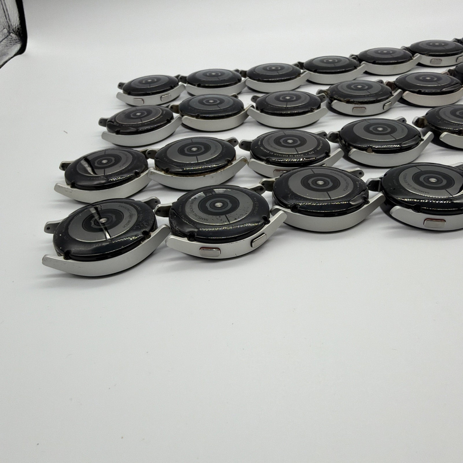 Samsung Galaxy Watch4 – 40mm – Silver – Wi-Fi – Grade C – Lot of 50