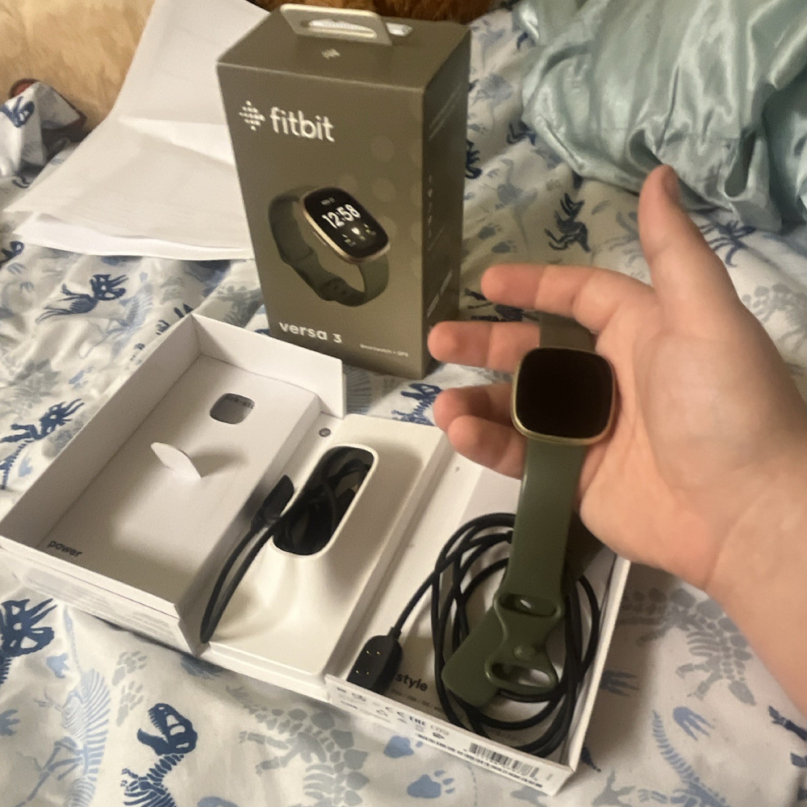 Fitbit Versa 3 Smartwatch GPS Green Silicone Band Gold Aluminum Case 40mm