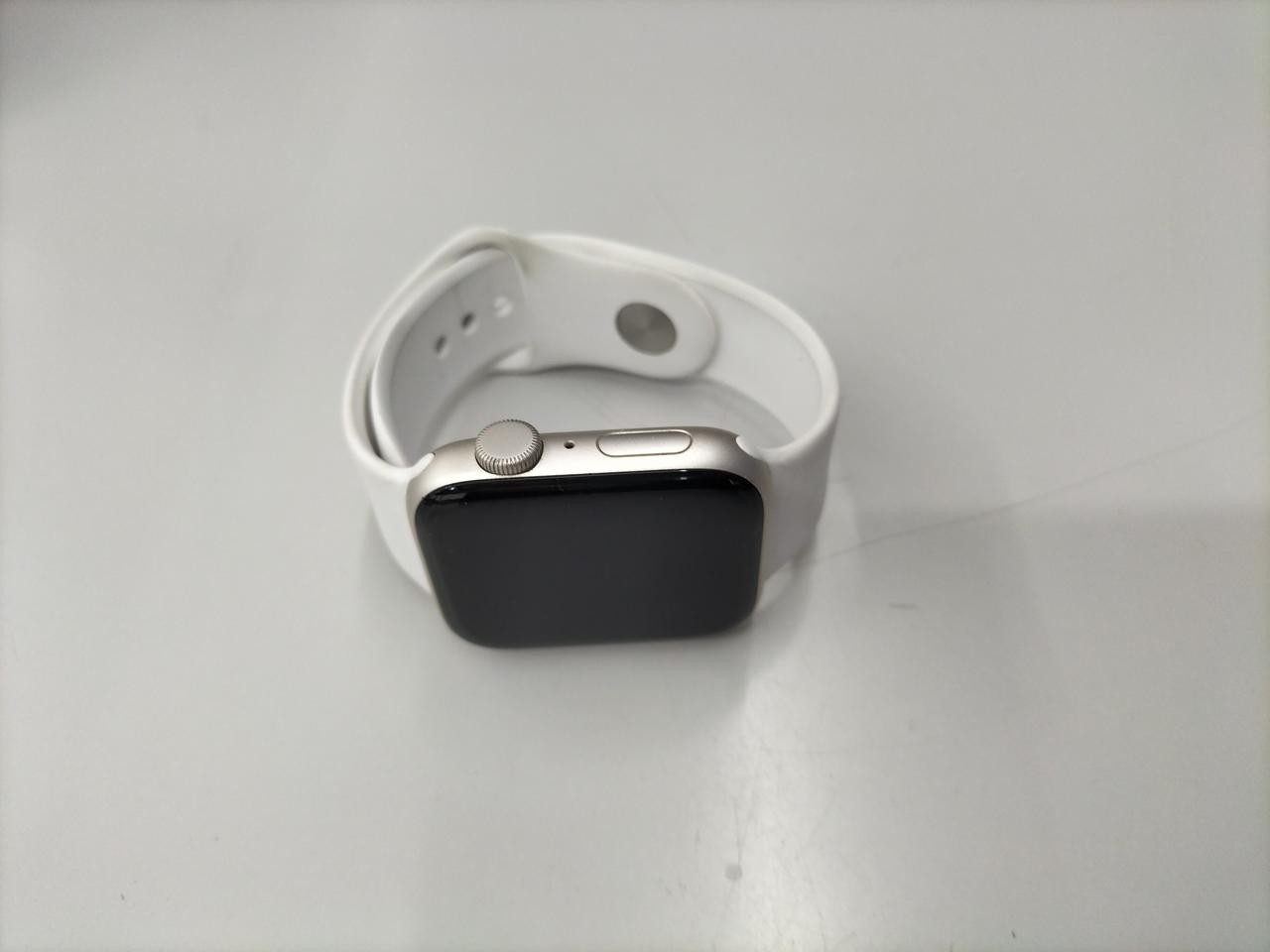 Apple Watch SE 2nd Gen Smartwatch 32GB Space Gray Aluminum GPS