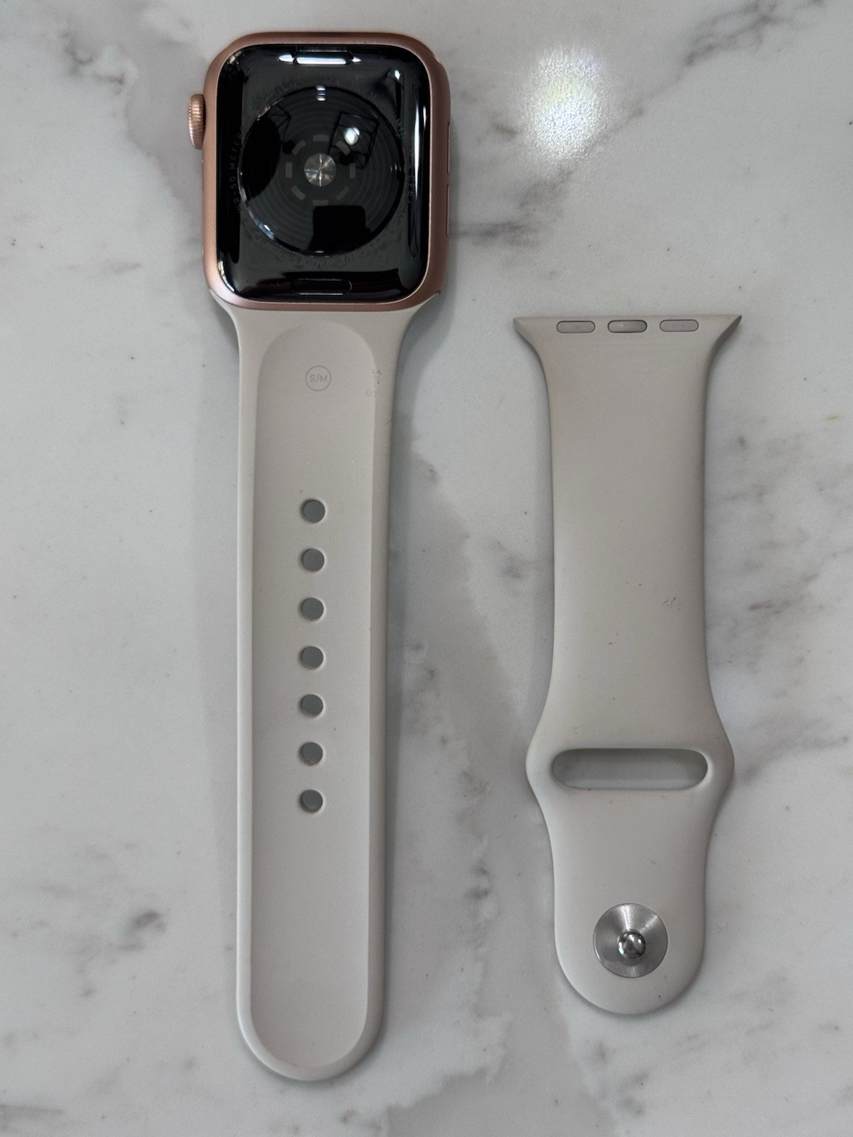 Apple Watch SE (1st Generation) 40mm A2351 – Cracked Glass Face – GPS Edition