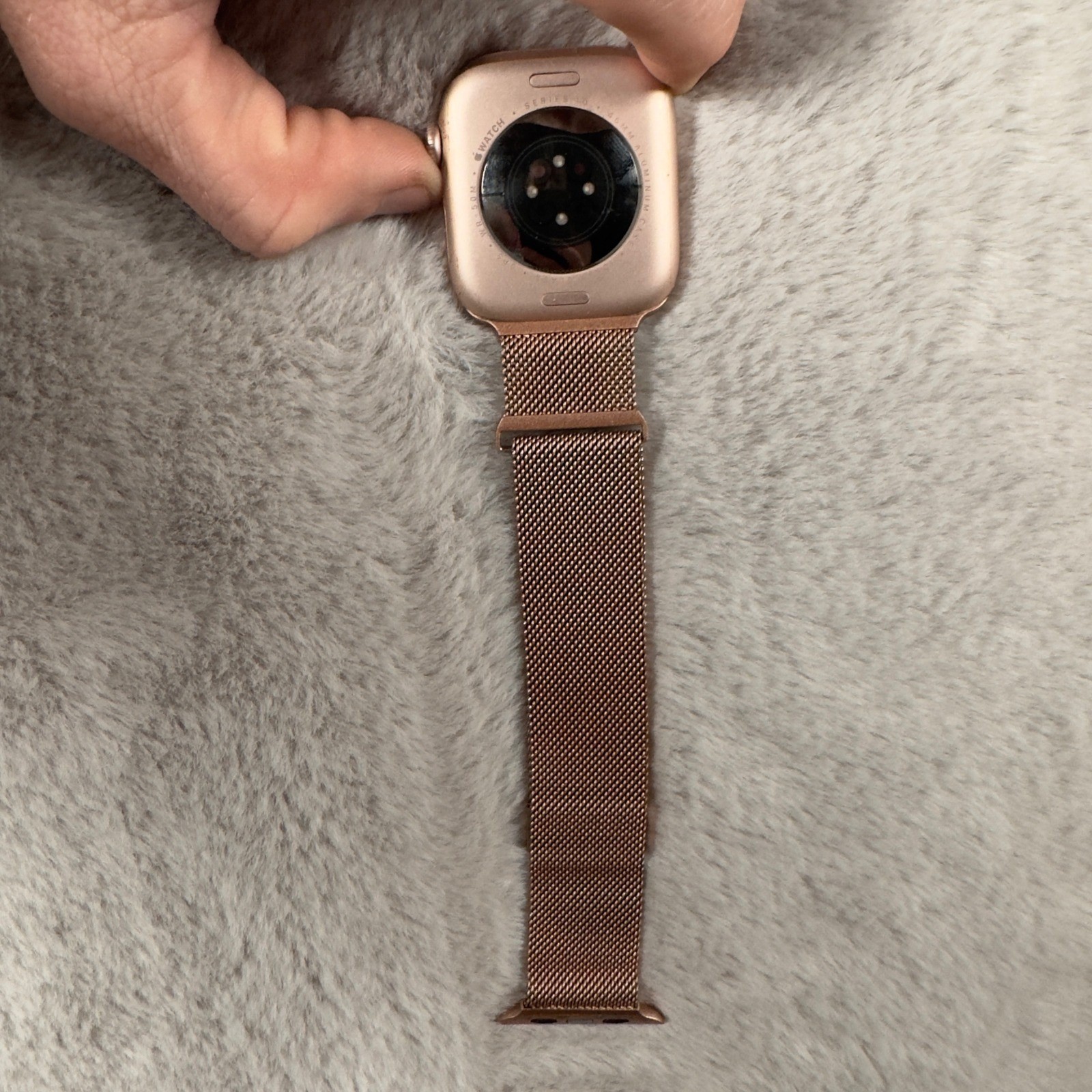 Apple Watch Series 10 46mm Rose Gold Aluminum GPS Milanese Loop 100% Battery