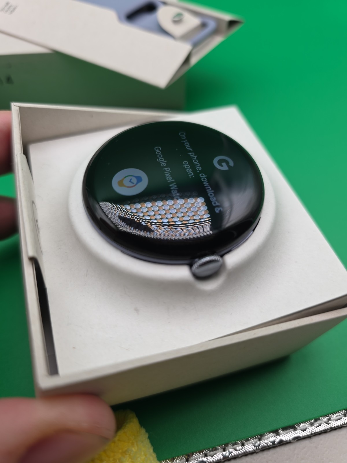 ***Google Pixel Watch 4 (45mm) Wi-Fi Moonstone Color Band