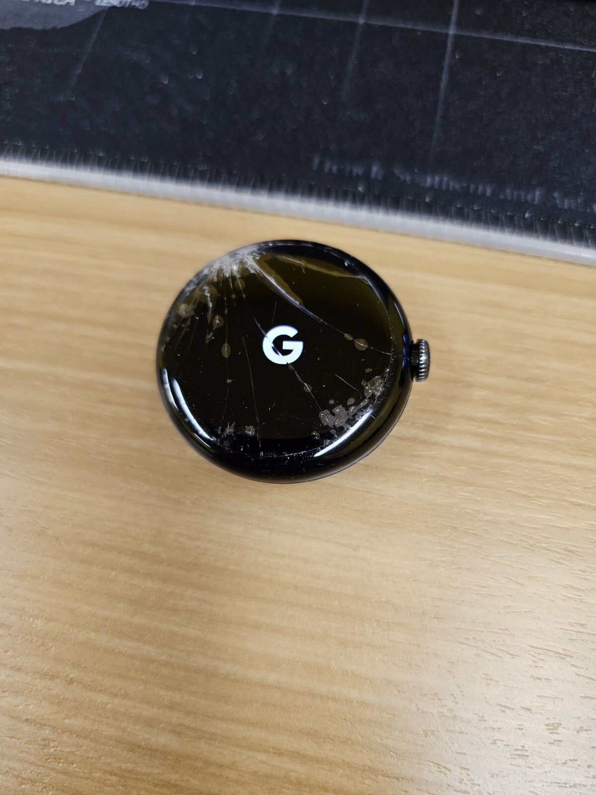 Google Pixel Watch Wifi – Black/Obsidian – Cracked