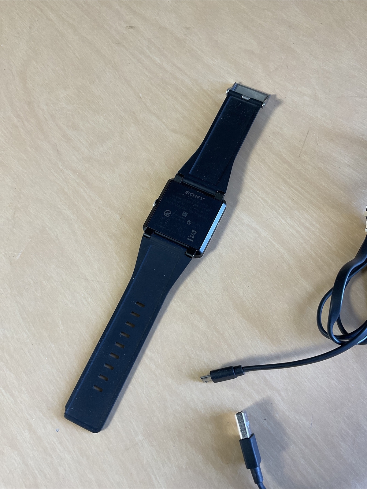 NICE! Sony Smart Watch SW2 For Android Bluetooth with Charging Cord