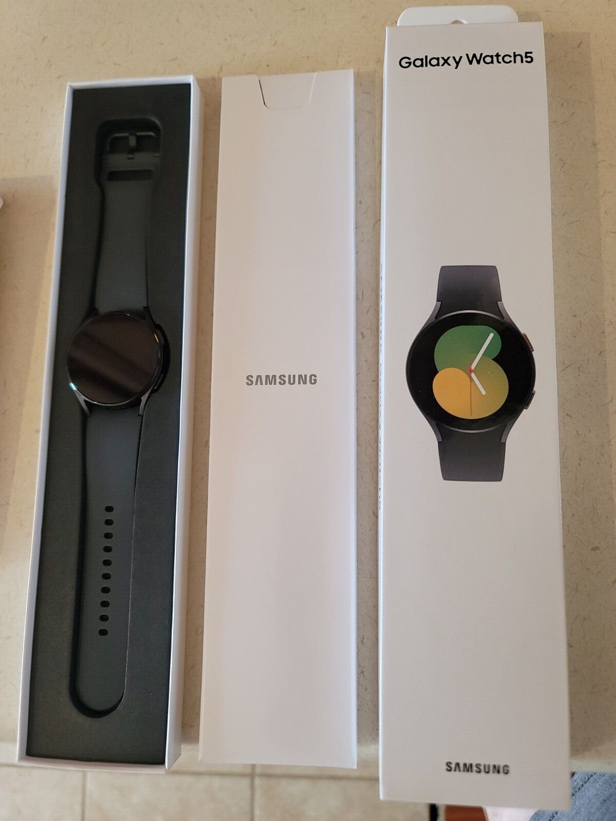 Samsung Galaxy Watch5 40mm Silver Case Silver Band (SM-R900NZSAXAA)
