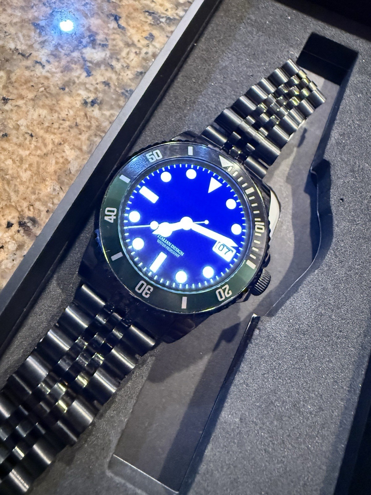 Souyie Smart Watch with Bluetooth Call,1.19-inch AMOLED Display Green Bezel