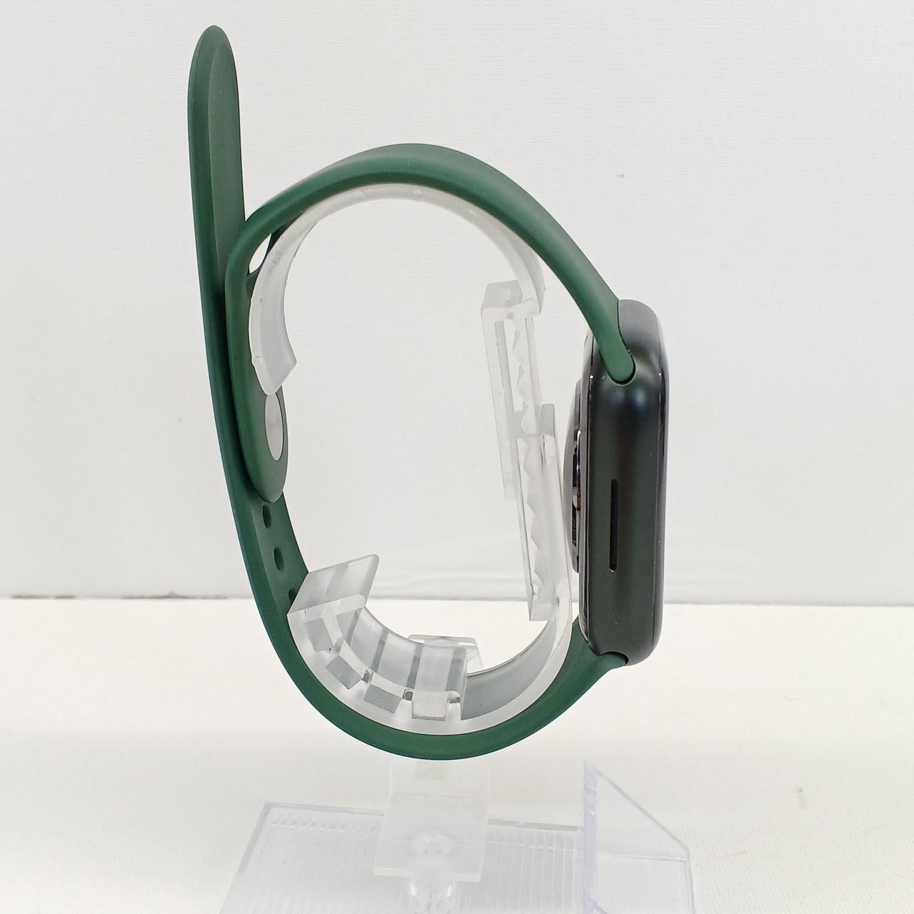 Apple Watch Series 7 45mm Cellular Green Aluminum with Clover Sport Band