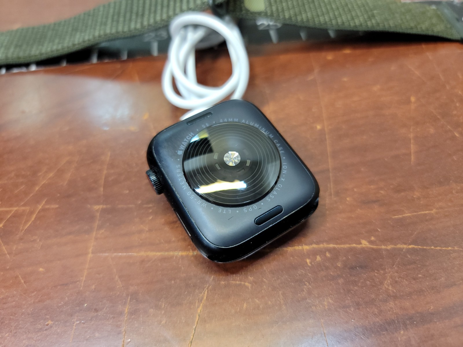 Apple Watch SE 2nd Gen (GPS+Cell) 44mm Aluminum Case