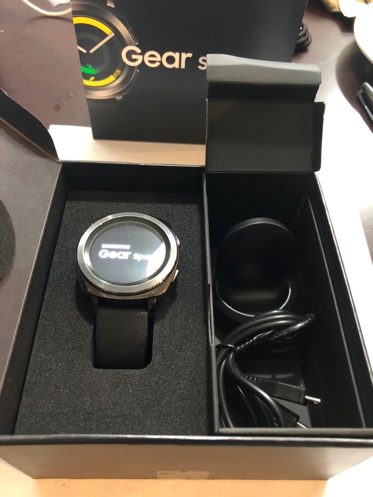 Samsung Gear Sport Hybrid Band 44.6mm Case Classic Buckle Black W/ Box D7