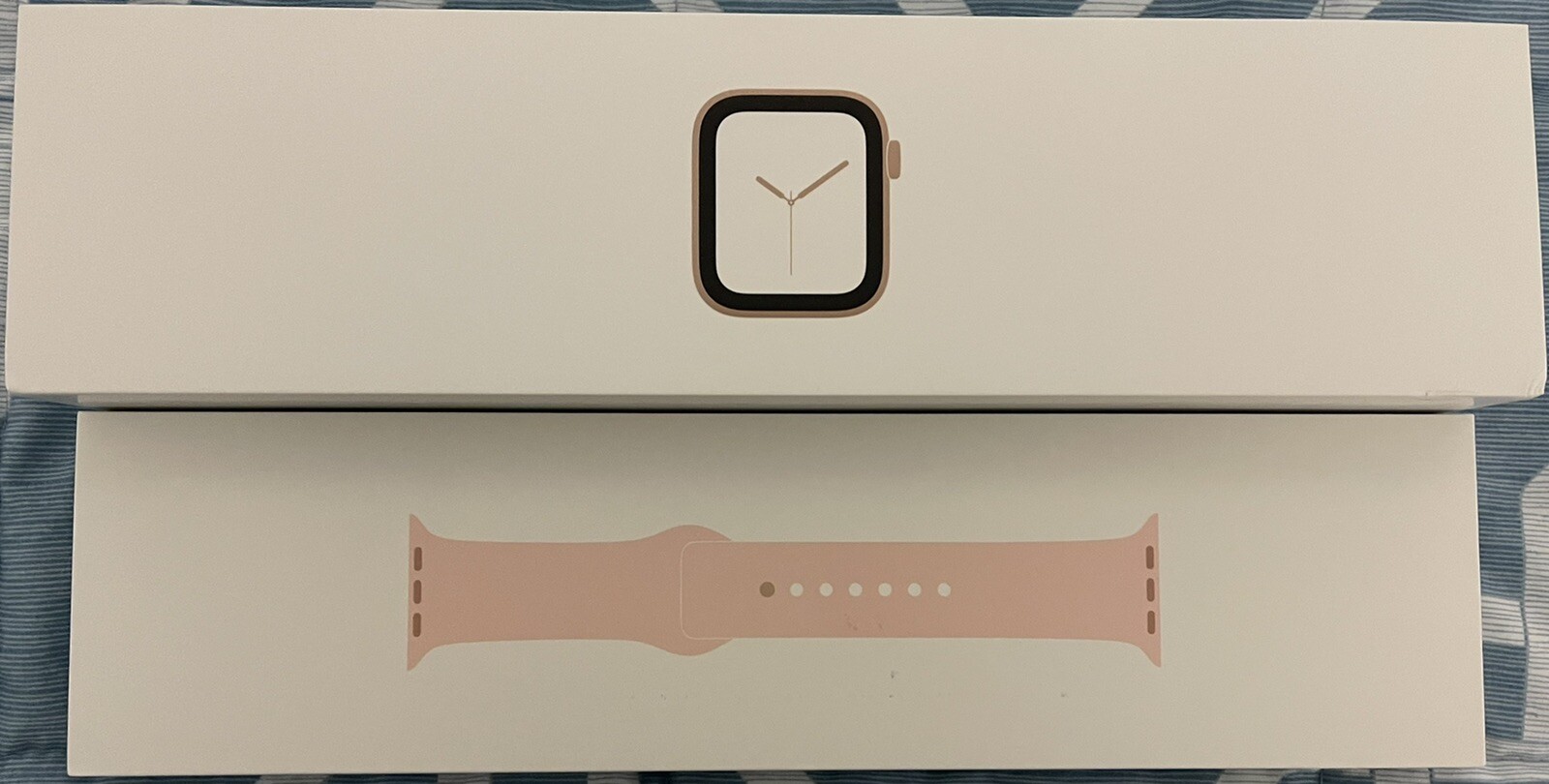 Apple Watch Series 4 44mm Gold Aluminum Case Pink Sand Sport Band GPS