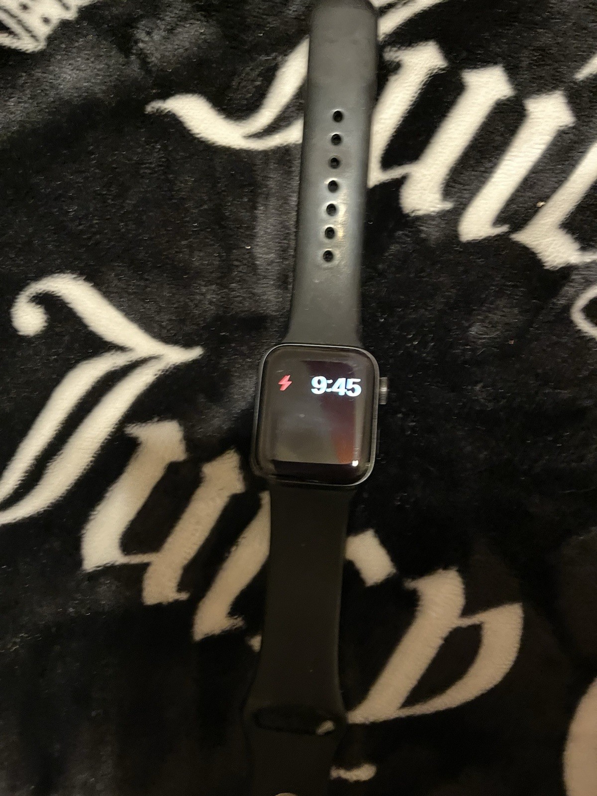 Apple Watch Series 3 Black Sports Band Unlocked 38mm , great condition