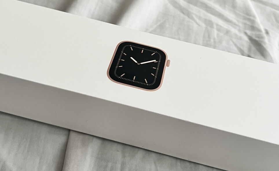 Apple Watch Series 5 40mm Gold Aluminum Case with Pink Sport Band (MWWP2LL/A)…
