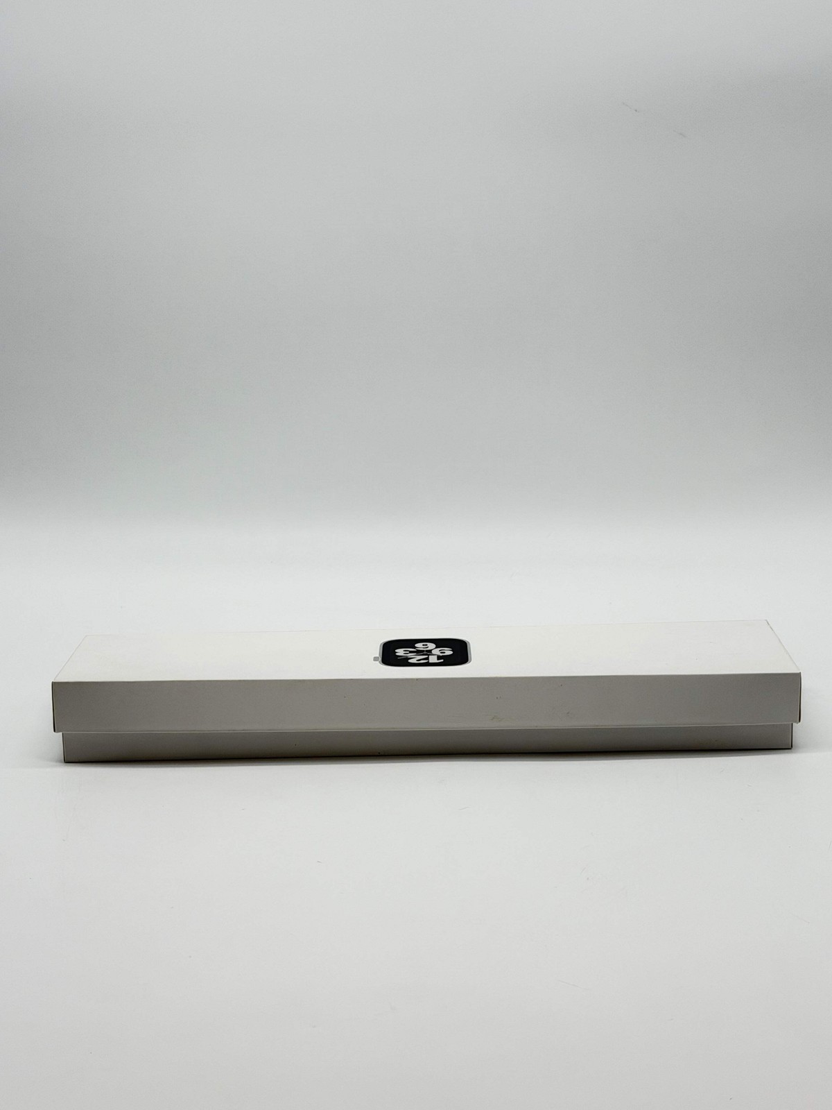 2020 Unlocked Apple Watch SE A2353 40mm Silver w/ Box