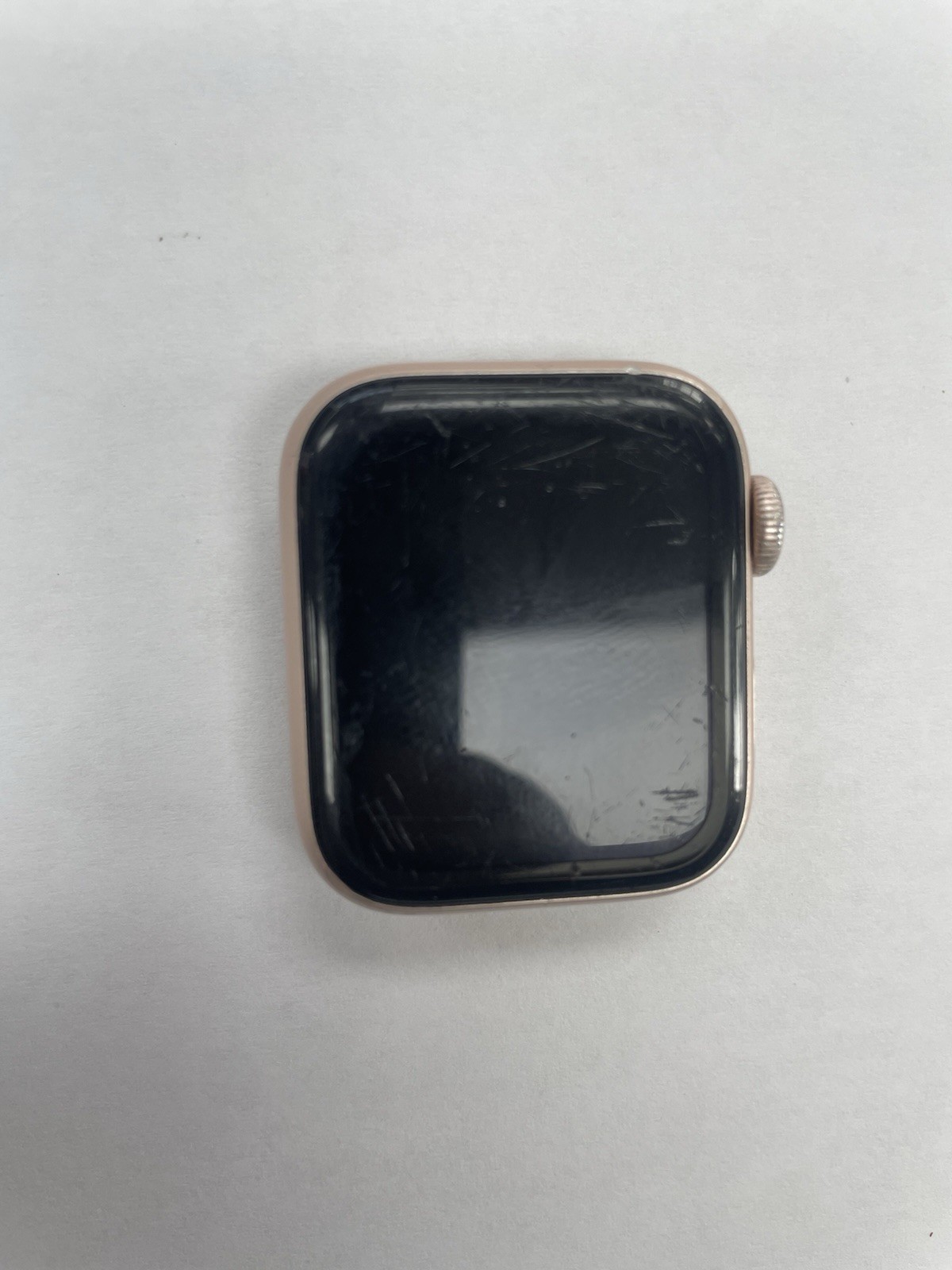 Apple Watch Series 5 40mm Aluminum Gold, Fair Condition. Price To Sell!