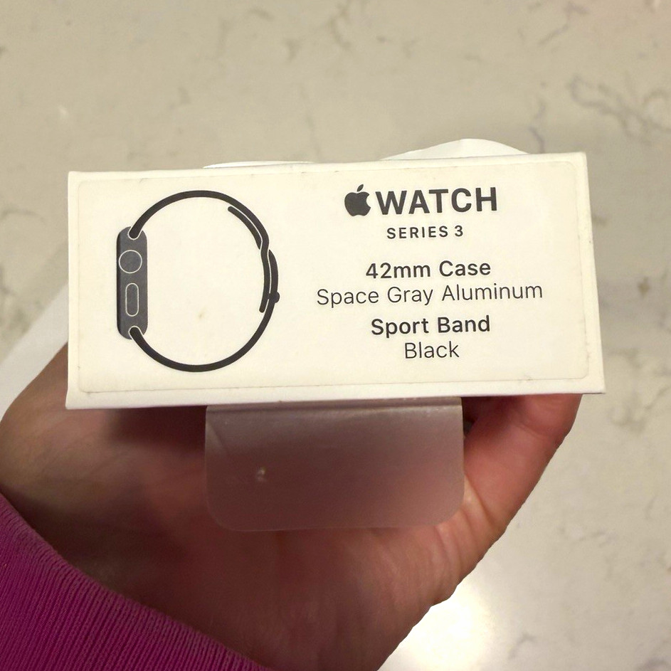 Apple Watch Series 3 42mm Space Gray Aluminum GPS 8GB Unlocked Black Band