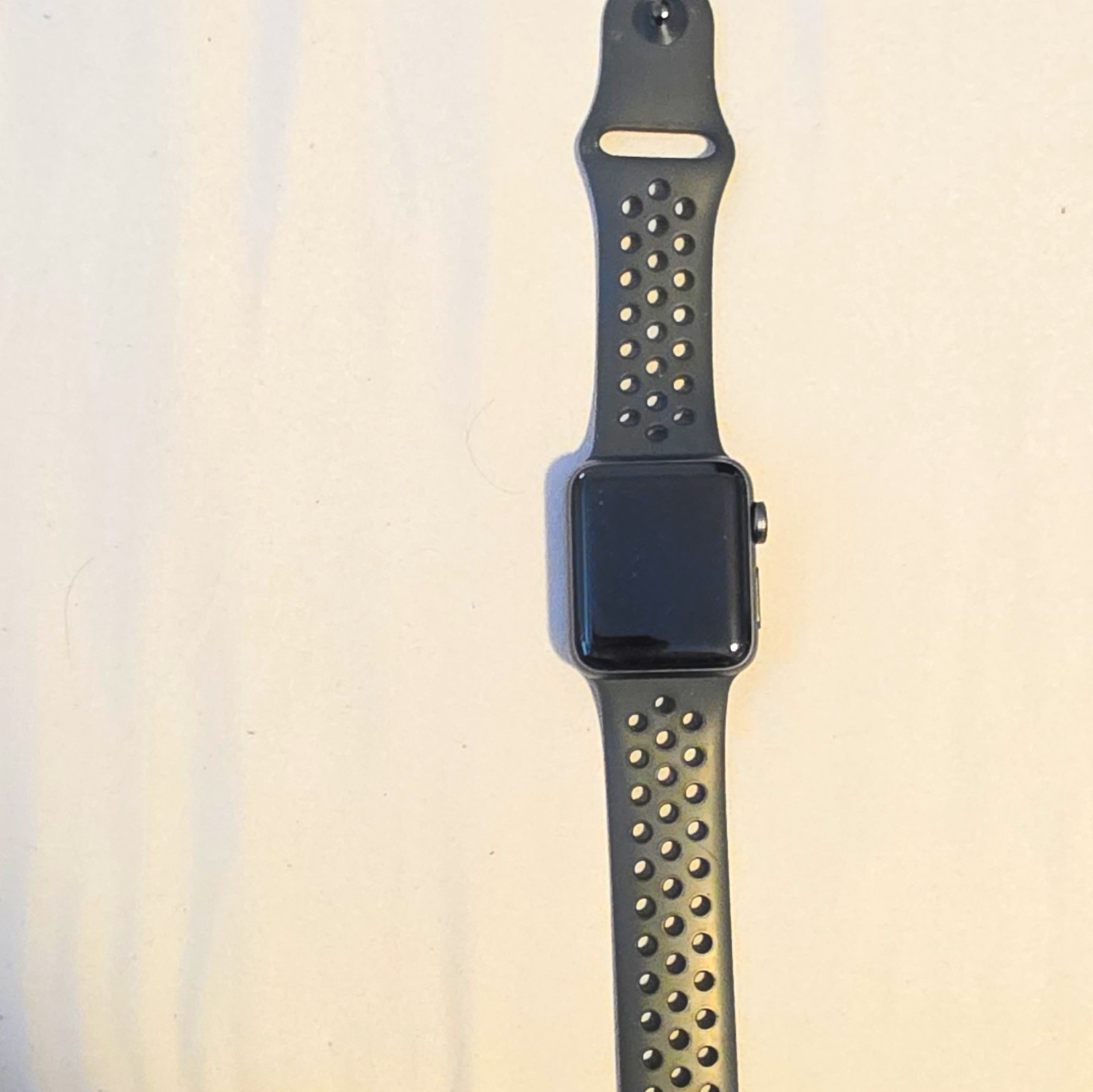 Apple Watch Series 3 GPS 38mm Black Aluminum Case Nike Black Silicone Band