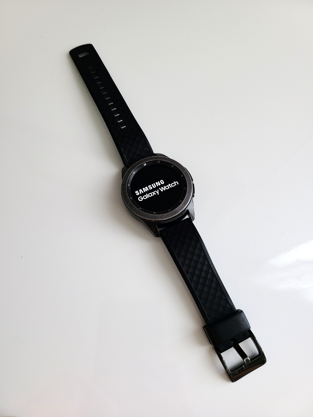 Samsung Galaxy Watch SM-R810 42mm Bluetooth Midnight Black w/ charger