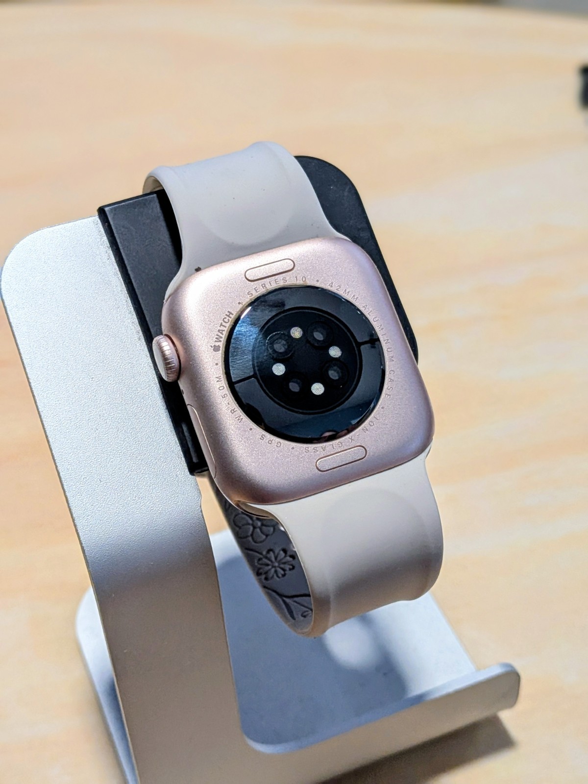 Apple Watch Series 10 – Rose Gold Aluminum Case (42mm, GPS) 1 Year Apple Care+