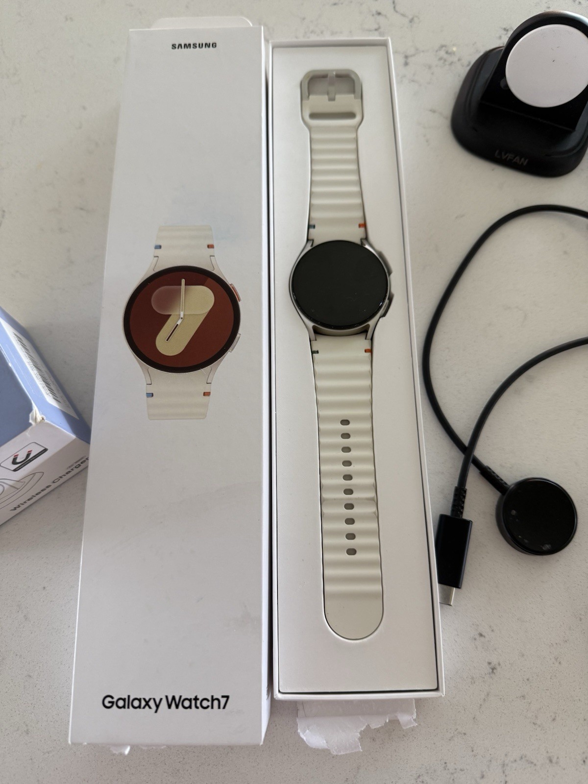 Samsung Galaxy Watch 7 32GB, 40mm, Unlocked, GPS+LTE