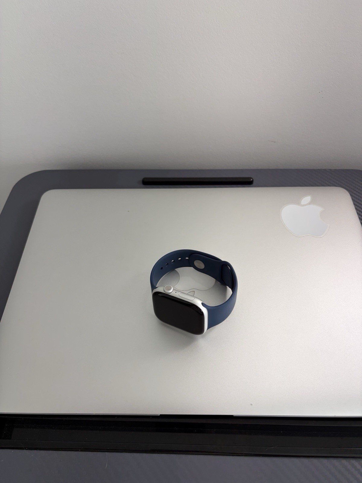 Apple Watch Series 10 GPS 46mm Silver Aluminum Case Blue Silicone Band 64GB
