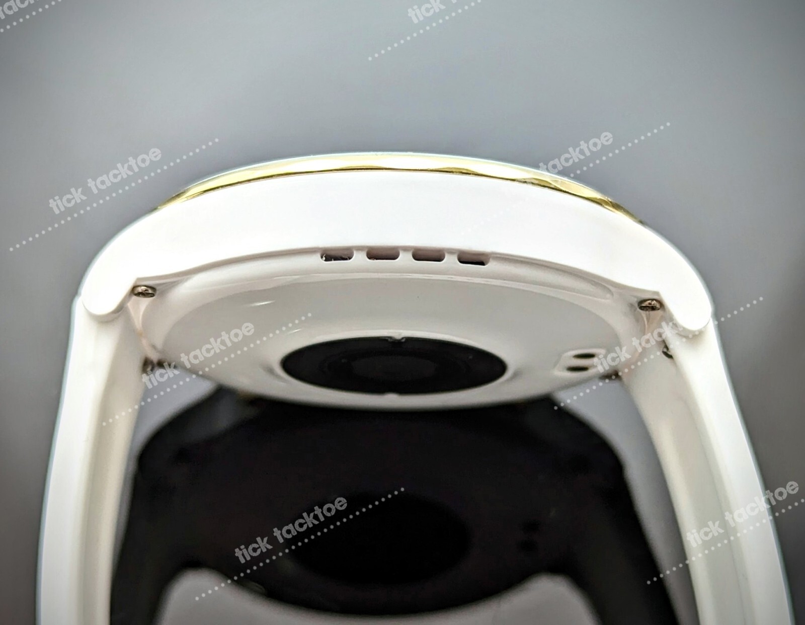 Heart Rate SmartWatch Connect Smartphone Built In Microphone Speaker Touchscreen