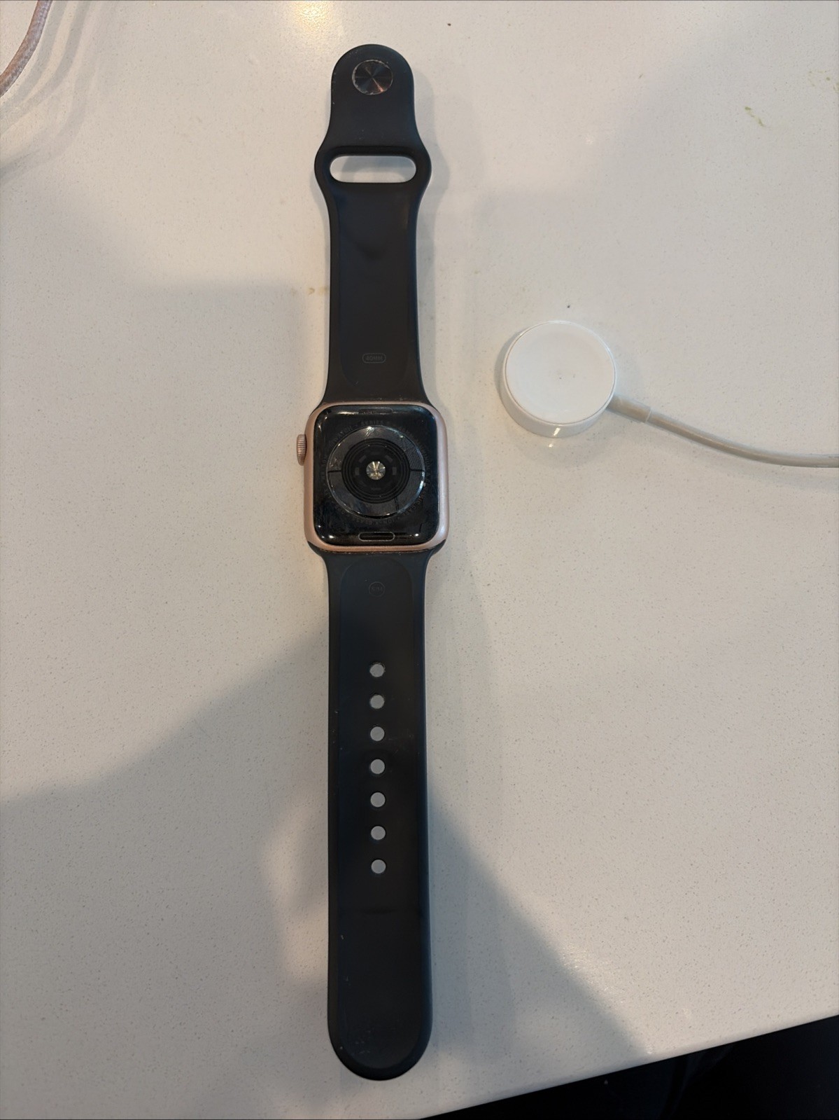 Apple Watch Series 5 40mm GPS Rose Gold – 76% Battery – Works