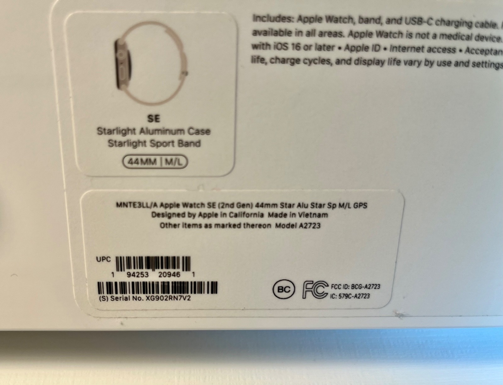 Apple Watch SE 44mm Starlight Aluminum Case with Starlight Sport Band