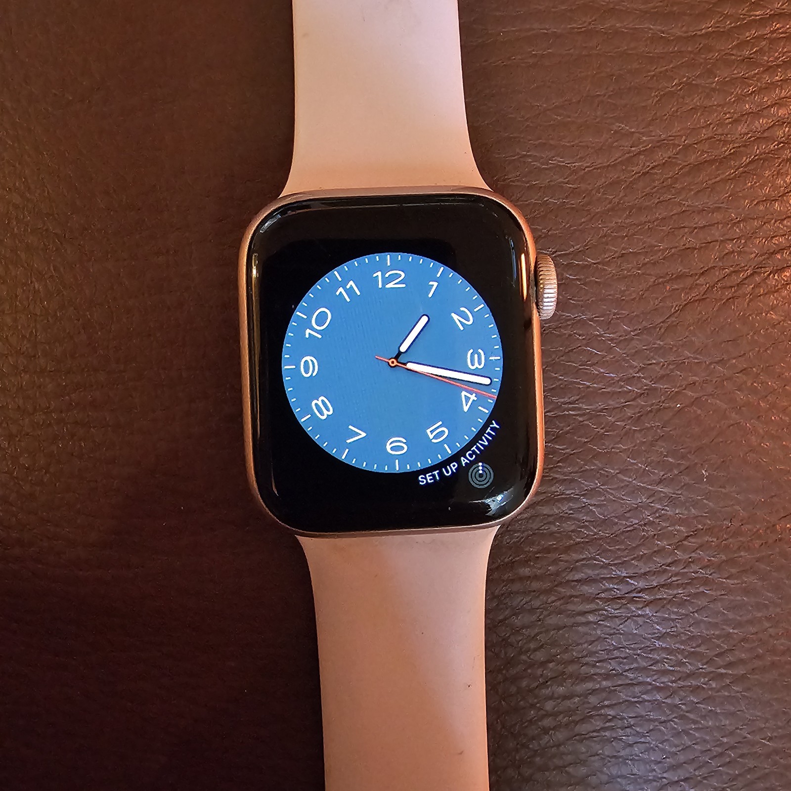 Apple Watch Series 5 GPS 40MM – Gold Case with Pink Sand Sport Band (A2092)