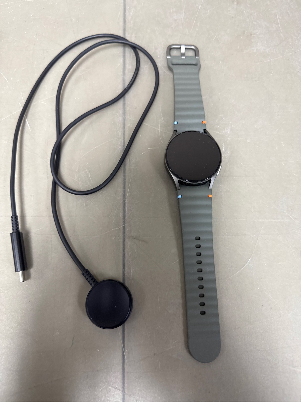 Samsung Galaxy Watch7 40mm Bluetooth and Wifi Aluminum Smart Watch, Cream