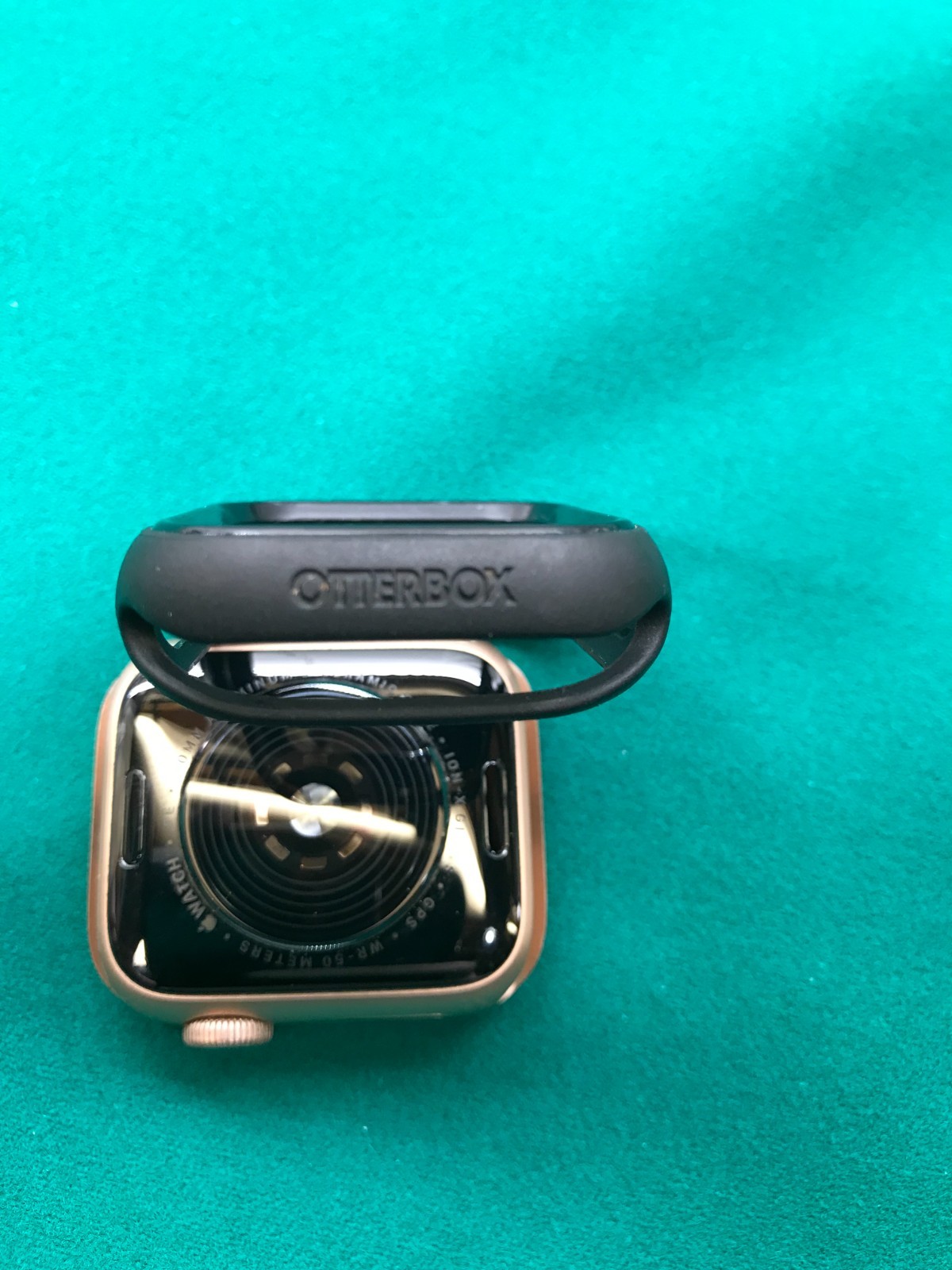 Apple Watch 1st Generation SE gold with Black Strap Otter 40mm GPS Unlocked