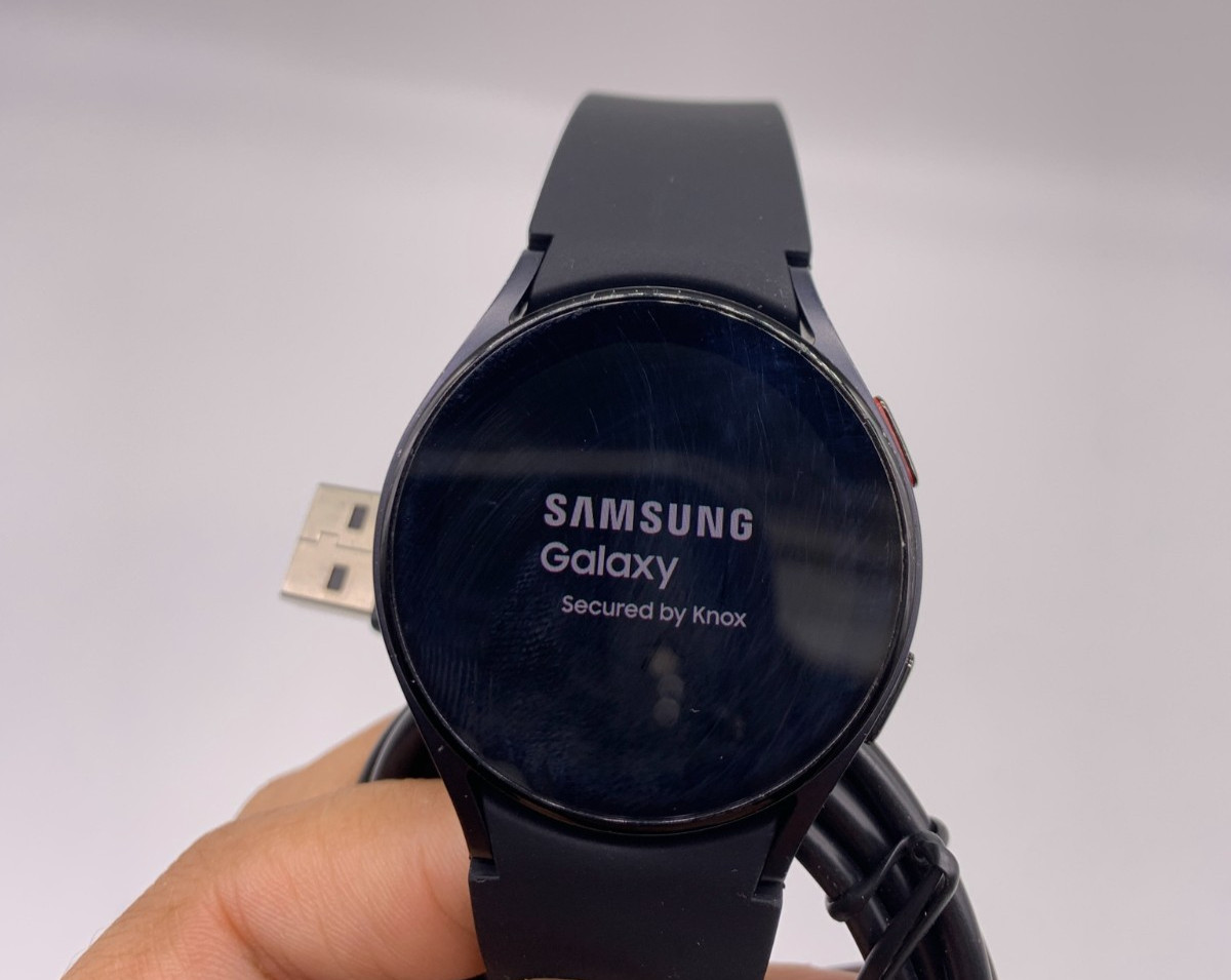 Samsung Galaxy Watch5 SM-R905U 40mm – Used