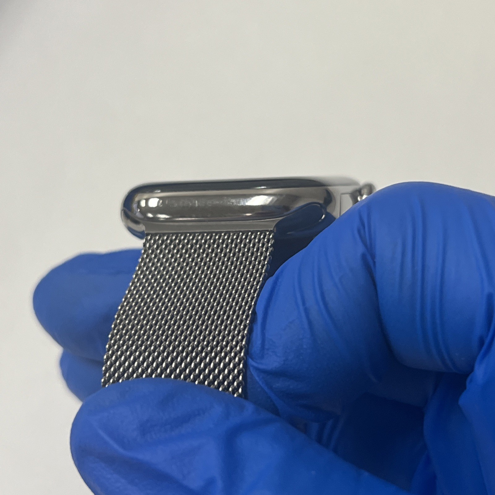 Apple Watch Series 10 GPS+LTE 42MM Natural Titanium Case & Milanese Loop – Great