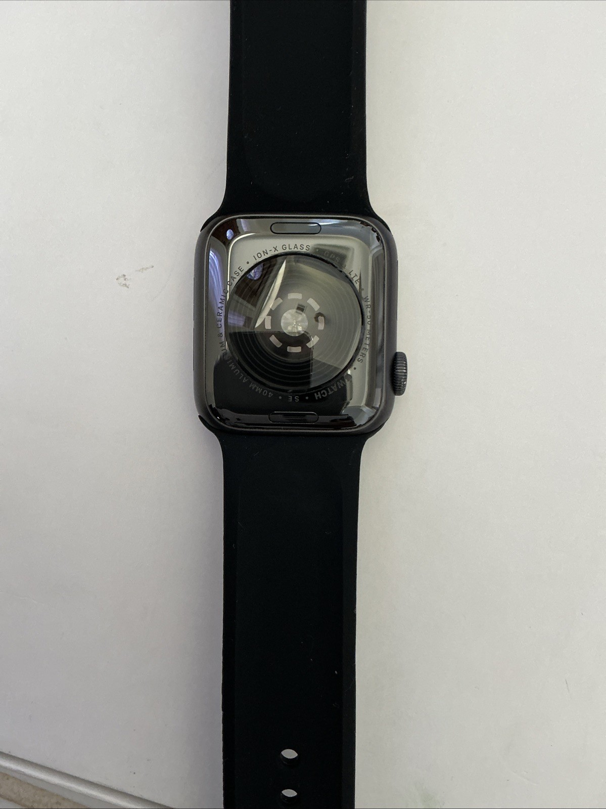 Apple Watch SE 1st Gen (GPS+LTE) 40MM Space Gray Aluminum Case Black Sport Band