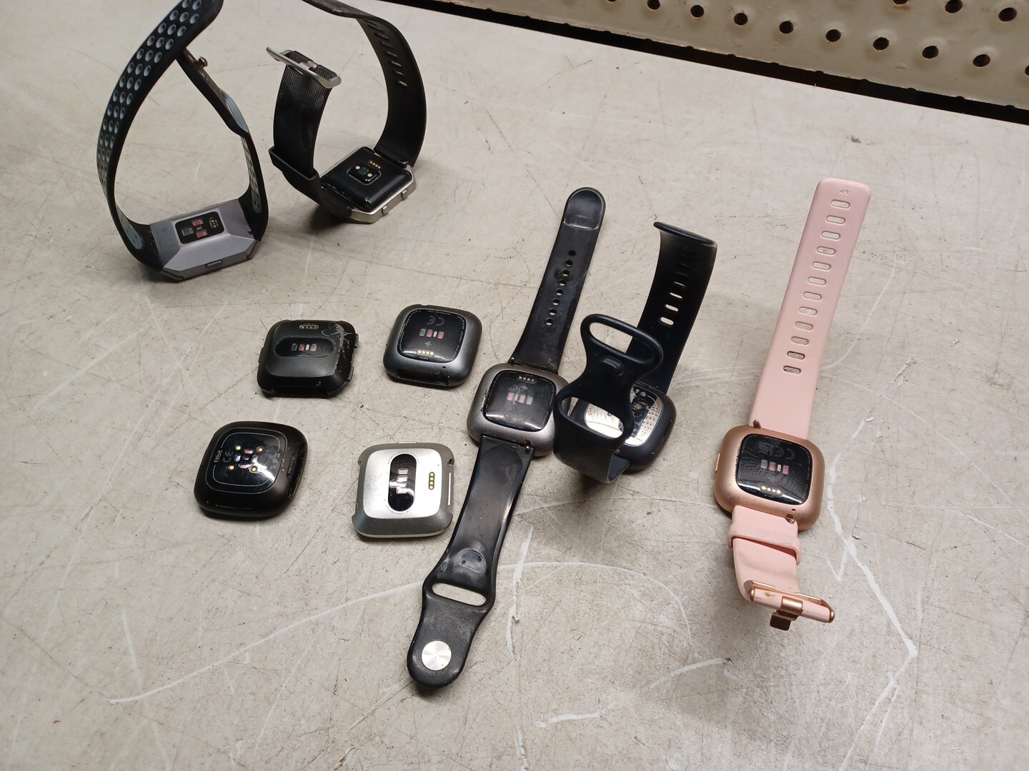 RESALE PARTS REPAIR Lot of 9 Fit Bit Fit Tech Pay Versa Smart Watches FIX