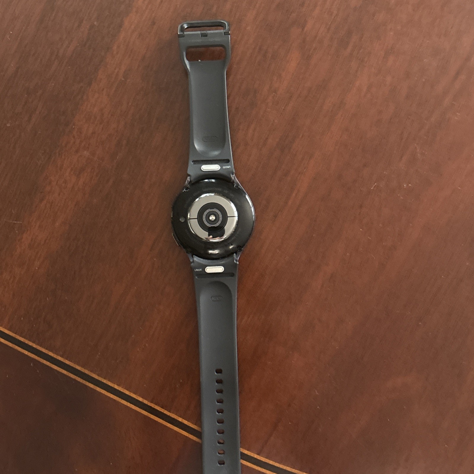Samsung Galaxy Watch6 44mm Aluminum Case with M/L Sport Band – Graphite (4G)