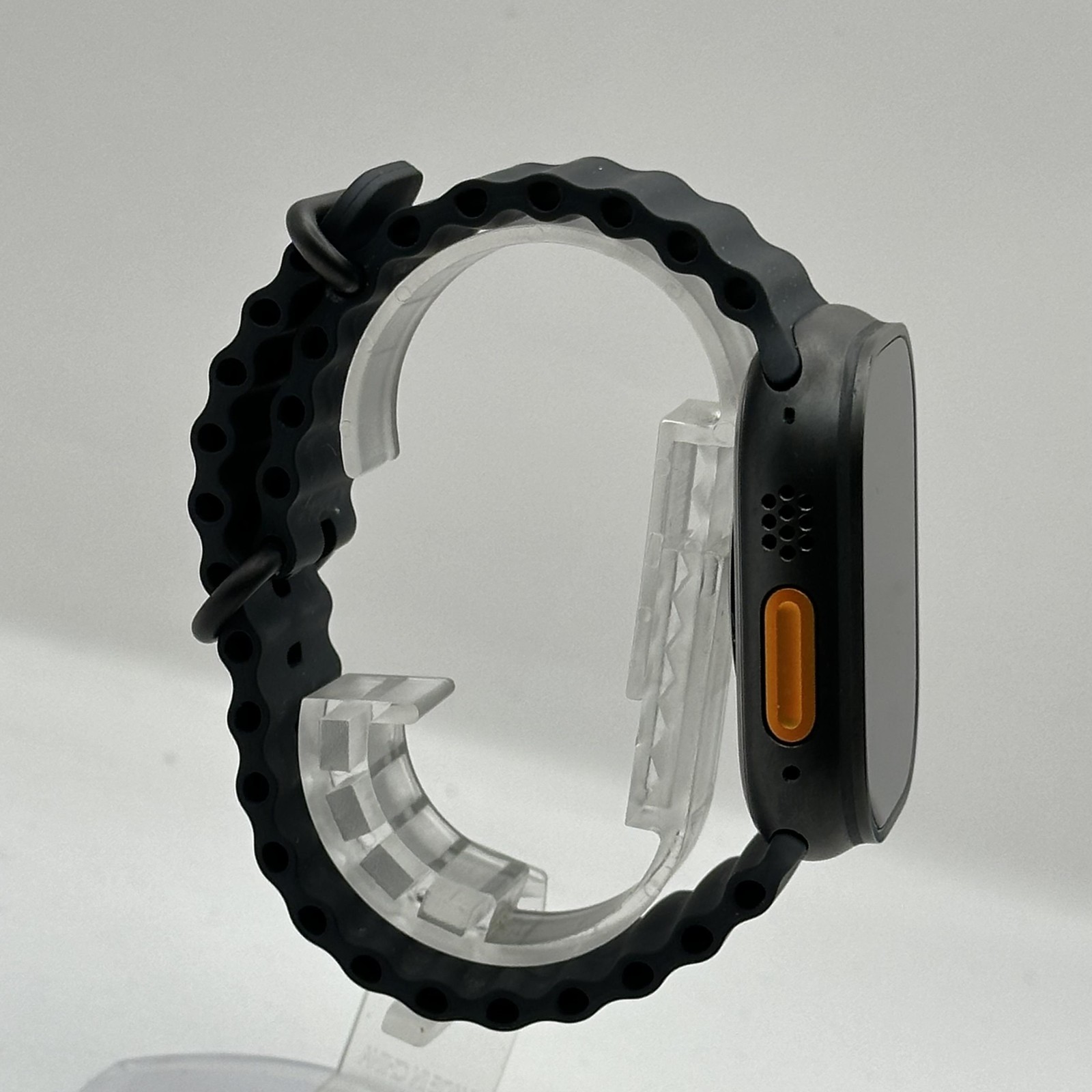Apple Watch (Ultra 2) 49mm Black Titanium (LTE) w/ Black Ocean Band – Excellent