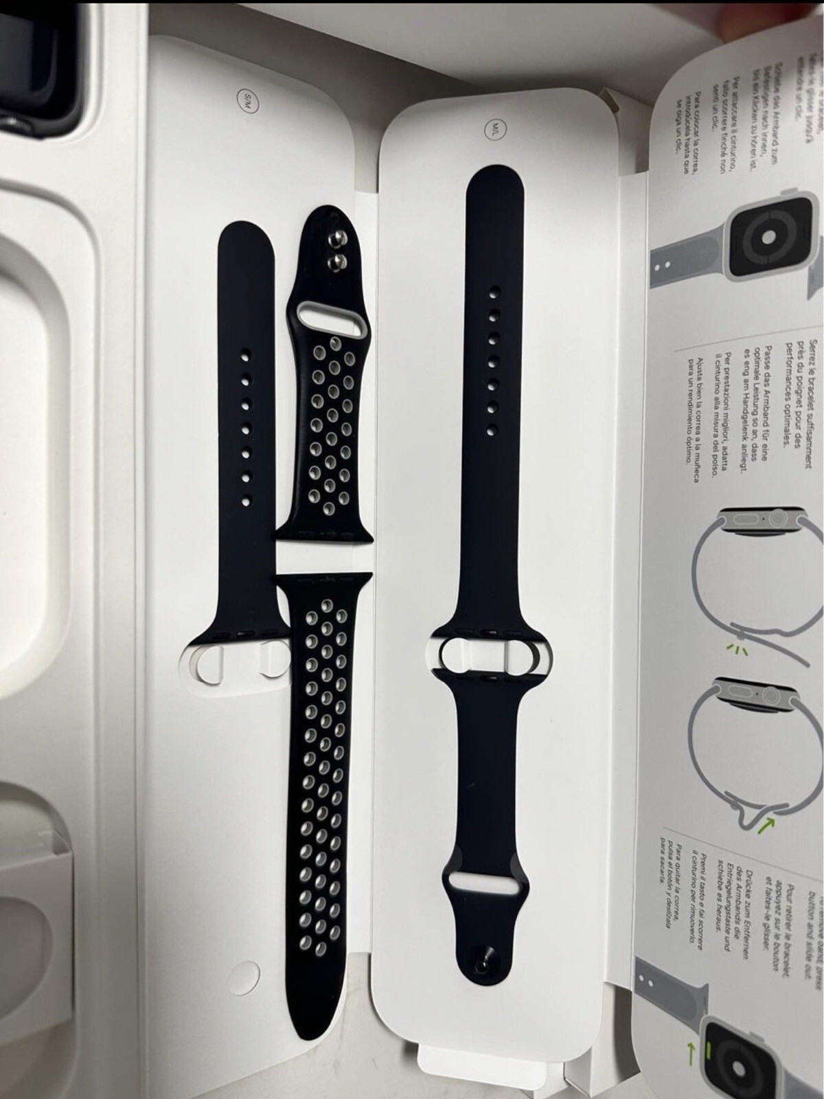 Apple Watch Series 4 44mm Space Gray Aluminum Case Black Sport Band