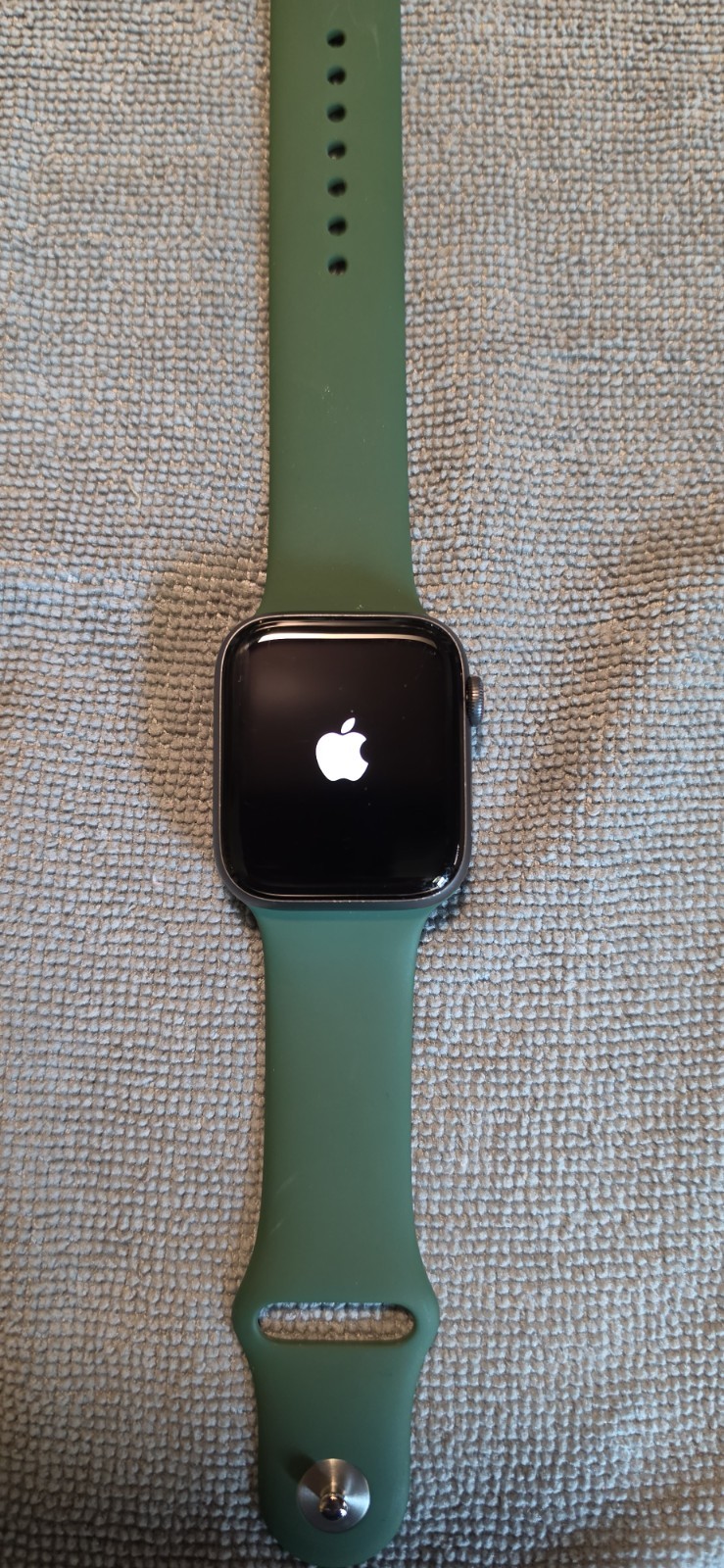 Apple Watch Series 4 44mm Black Aluminum GPS Wi-Fi Green Silicone Band 16GB