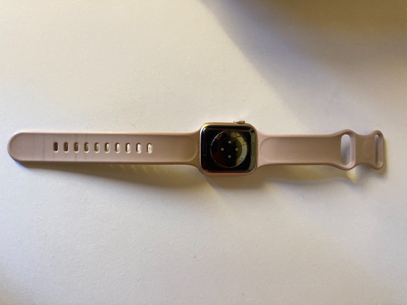 Apple Watch Series 6 40mm Gold Aluminum Case with Pink Sand Sport Band – Regular