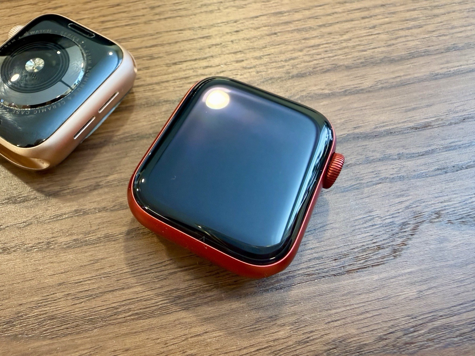 Apple Watch Series 6 40MM RED WiFi Unlocked+ Series 4 40MM Gold WiFi Unlocked