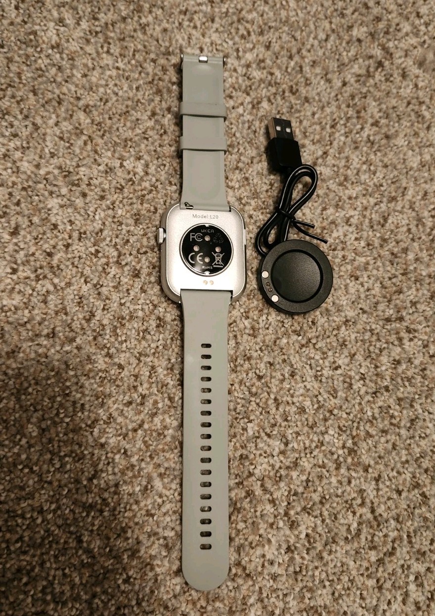 RoHS Smart Watch Gray Adjustable Band Men Or Women
