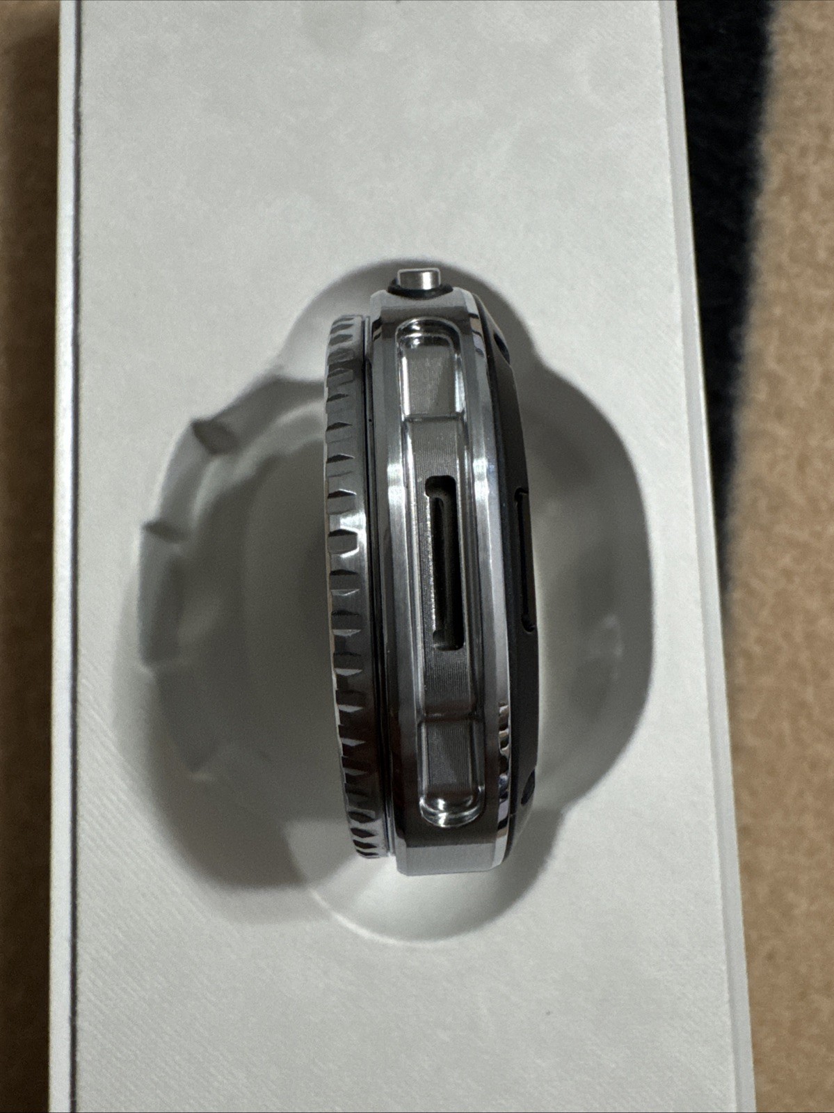 Samsung Galaxy Watch8 Classic 46mm (SM-L505U) LTE | Bluetooth | Wi-Fi – NEW!