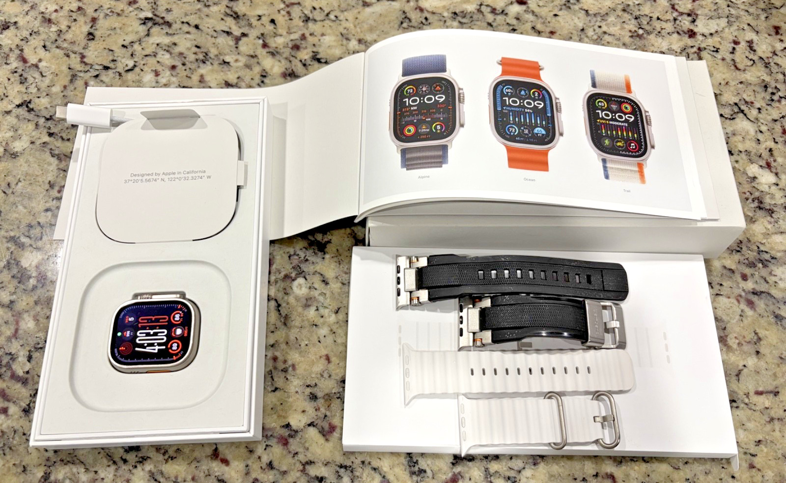 Apple Watch Ultra 2, 49mm (GPS & Cellular) Titanium White Ocean Band, Extra Band
