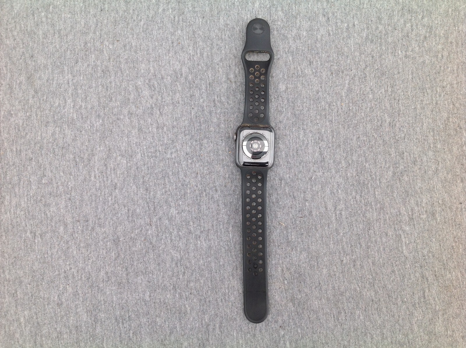 Apple Watch Series 4 Nike 40mm Aluminum & Ceramic Case 10NX Glass GPS LTE WR 50