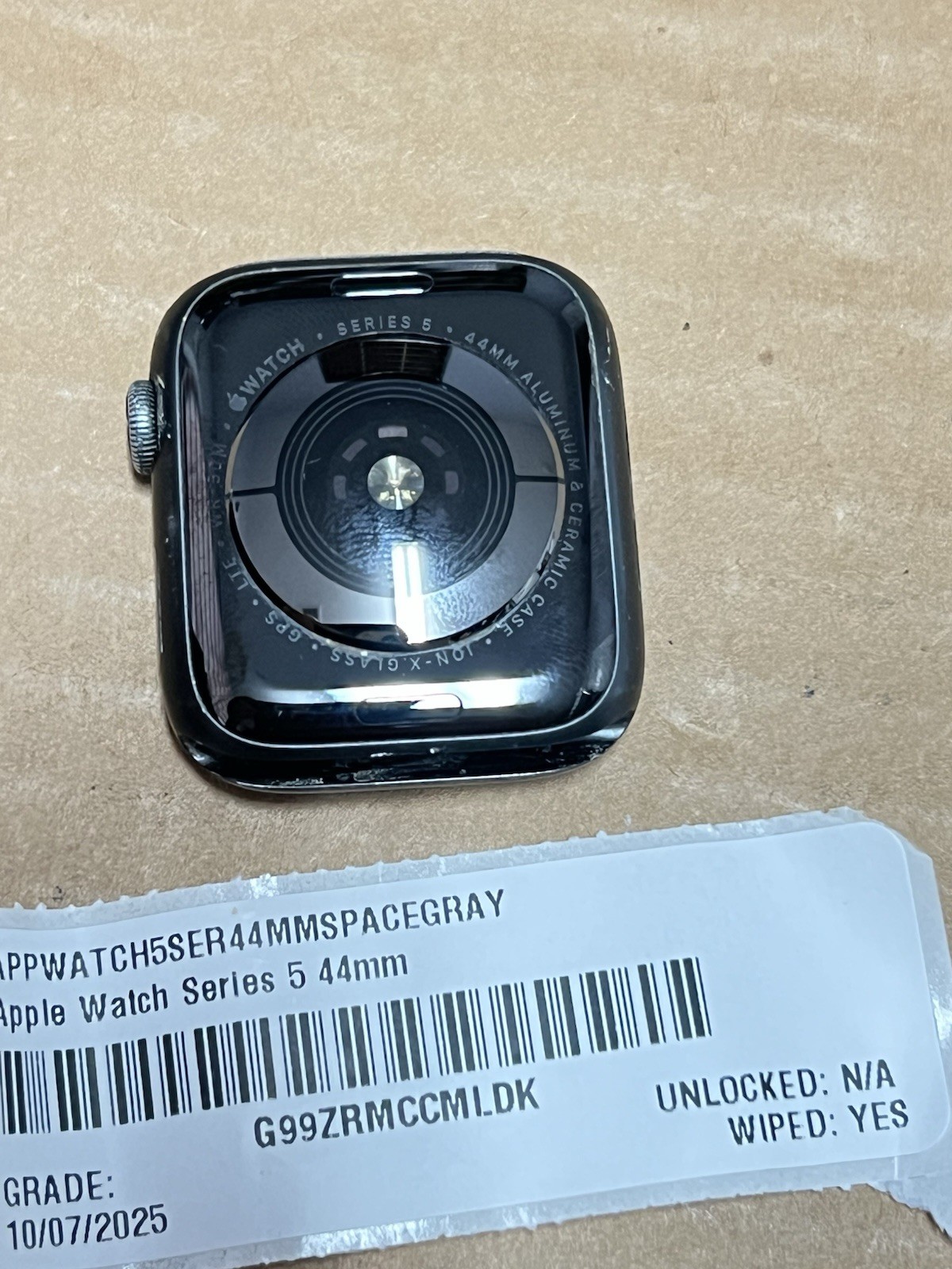 Apple Watch Series 5 44mm black Aluminum Case Sport Band GPS-LTE burn