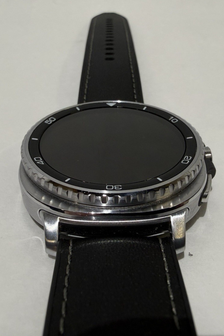 Samsung Galaxy Watch 8 Classic 46mm (GPS+ Wifi) SM-L500 Bundle