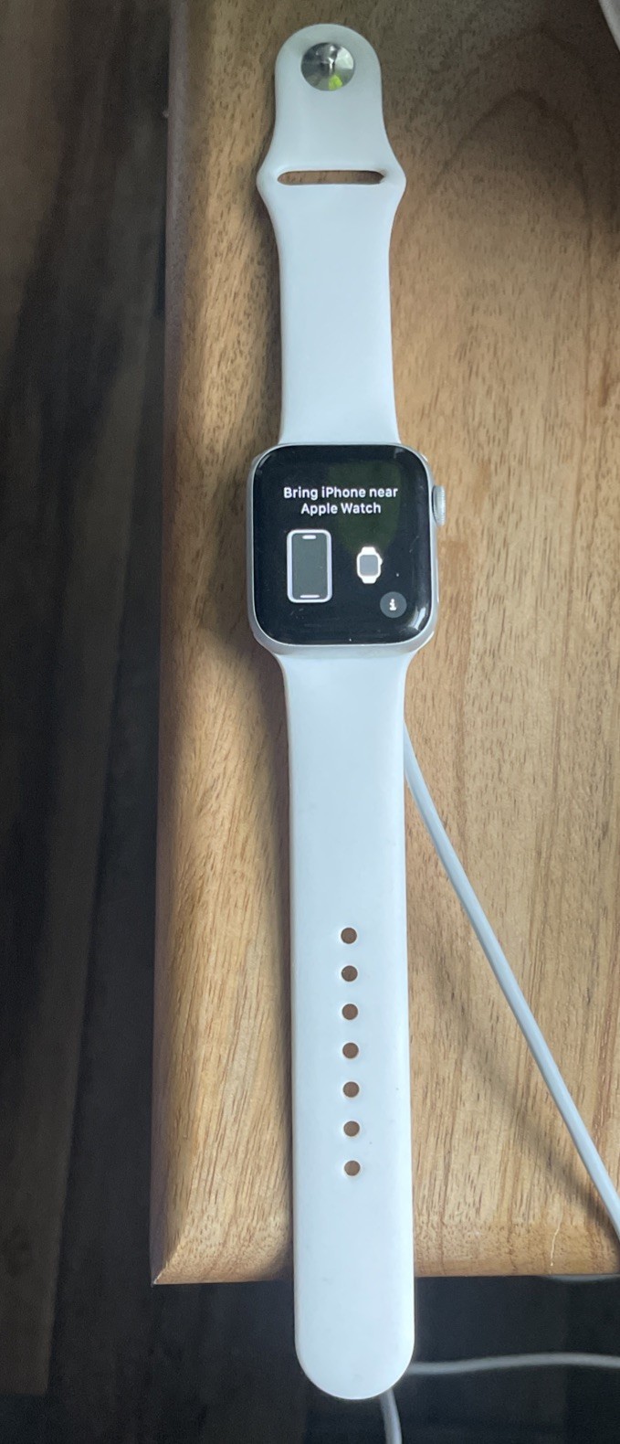 Apple Watch Series 5 Aluminum 40mm A2094 (GPS + Cellular) Silver (Very Good)