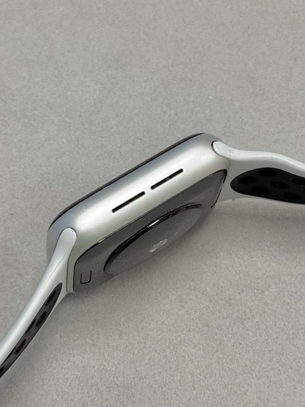Apple Watch SE (40mm) Nike Edition GPS – Silver Aluminum