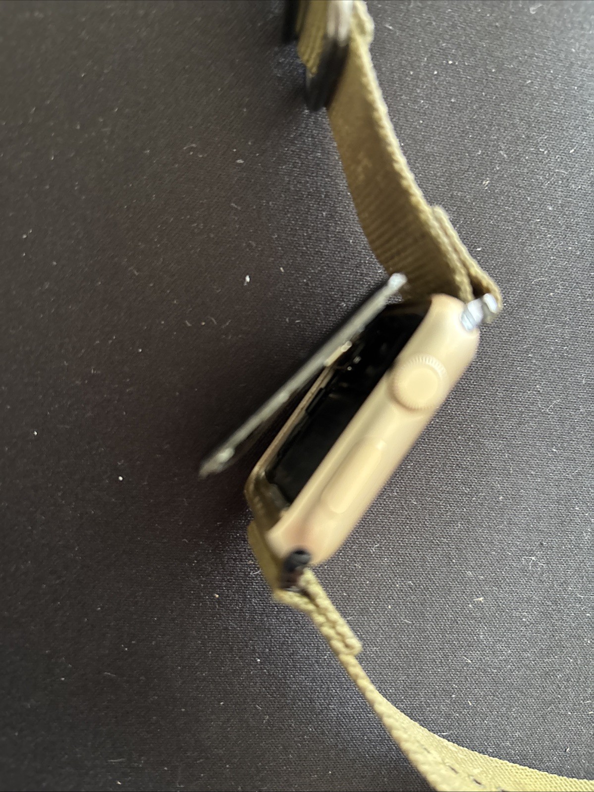 Apple Watch 7000 Series – 42mm – Aluminum – 10N-x Glass – FOR PARTS Gold